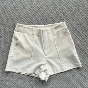 Wilson Pintuck Golf Shorts in Snow White
